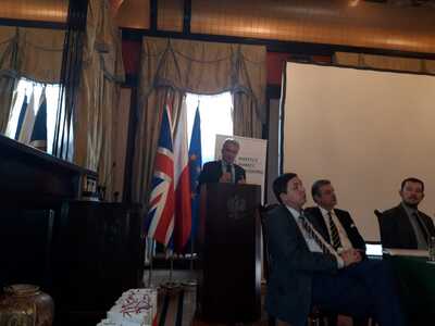 Prof. Rafał Habielski zwrócił uwagę na umiarkowany kontakt Polski z kulturą i polityką brytyjską w 20-leciu międzywojennym, co miało wpływ na podejście prasy do oceny polityki brytyjskiej wobec Polski