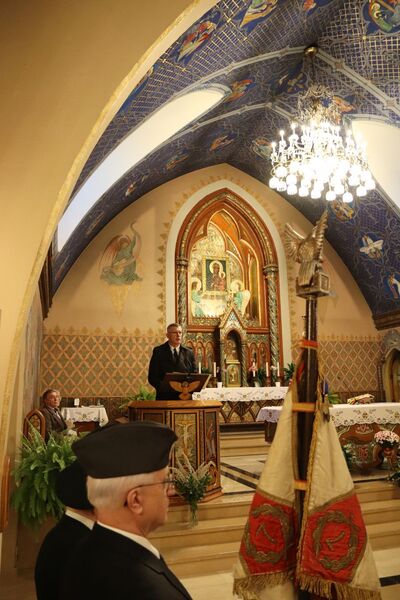 Odsłonięcie tablicy pamiątkowej poświęconej gen. Kazimierzowi Sosnkowskiemu w kościele pod wezwaniem Matki Boskiej Częstochowskiej w Montrealu – 6 października 2019. Fot. BUWiM IPN