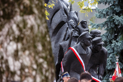 Odsłonięcie i poświęcenie pomnika Żołnierzy Batalionów Chłopskich i Ludowego Związku Kobiet – Warszawa, 8 października 2019. Fot. Sławek Kasper (IPN)