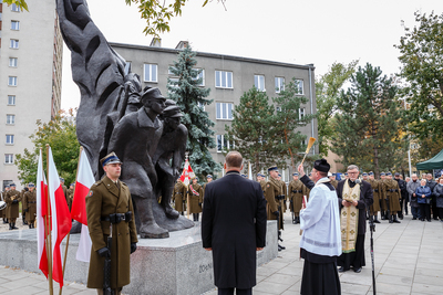 Odsłonięcie i poświęcenie pomnika Żołnierzy Batalionów Chłopskich i Ludowego Związku Kobiet – Warszawa, 8 października 2019. Fot. Sławek Kasper (IPN)