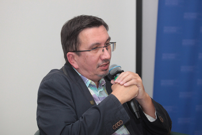 Dr Tomasz Łabuszewski, współautor albumu „Przez Morze Czerwone. Rzeczpospolita Polska na uchodźstwie 1945–1990”. Fot. Piotr Życieński (IPN)