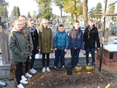 Przy grobie Mikołaja Taczałowa