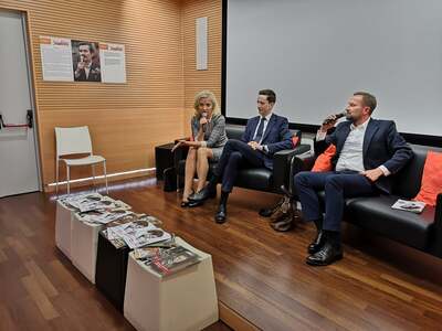 Katarzyna Ratajczak-Sowa (IPN), wicekonsul Ambasady RP w Rzymie Kamil Warawąsowski i dr Arkadiusz Kazański z gdańskiego IPN