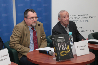 Dr Władysław Bułhak – Biuro Badań Historycznych IPN i prof. Andrzej Paczkowski – Instytut Studiów Politycznych PAN. Fot. Piotr Życieński (IPN)
