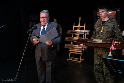 Nagroda specjalna dla filmu „Listy śmierci. Akcja Inteligencja” Hanny Etemadi – 21 października 2019. Fot. Marcin Jurkiewicz (IPN)