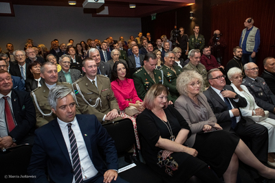 Nagroda specjalna dla filmu „Listy śmierci. Akcja Inteligencja” Hanny Etemadi – 21 października 2019. Fot. Marcin Jurkiewicz (IPN)