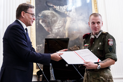 Phm. Gerard Tumasz ze Związku Harcerstwa Polskiego na Litwie i prezes IPN Jarosław Szarek – Warszawa, 22 października 2019. Fot. Sławek Kasper (IPN)