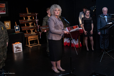 Nagroda specjalna dla filmu „Listy śmierci. Akcja Inteligencja” Hanny Etemadi – 21 października 2019. Fot. Marcin Jurkiewicz (IPN)