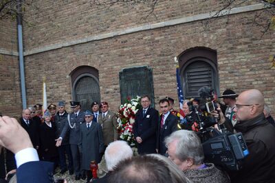 W kościele św. Stanisława Kostki w Chicago przedstawiciele IPN złożyli wieniec pod tablicą 842 ochotników, którzy wyruszyli z tego miasta do Błękitnej Armii – 10 listopada 2019