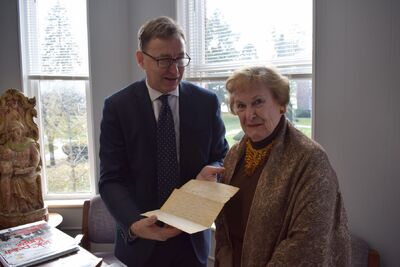 Prezes IPN Jarosław Szarek spotkał się z Henriettą Nowakowski, córką żołnierza Błękitnej Armii, która opiekuje się grobami żołnierzy na Cmentarzu Holy Sepulchure Southfield w Michigan – Detroit, 9 listopada 2019