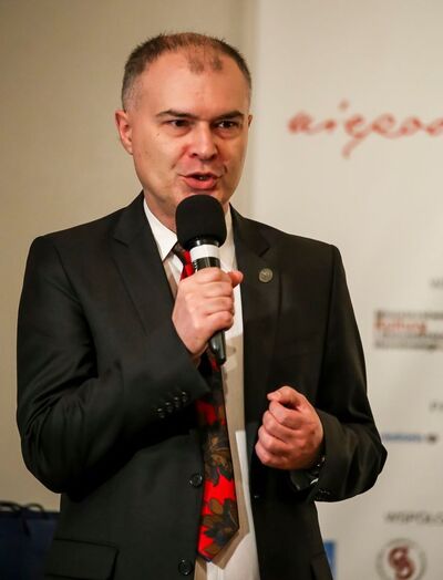 Nagrody Prezesa IPN wręczył jego przedstawiciel – Artur Kolęda z Biura Edukacji Narodowej IPN