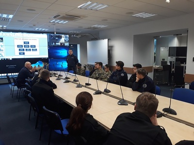 Wizyta uczniów z klas mundurowych w Komendzie Stołecznej Policji – 19 listopada 2019. Fot. Mateusz Marek (IPN)