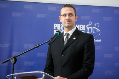 Podczas wernisażu Jergus Sivos z Ustav Pamati Naroda przeczytał list od dyrektora UPN Jana Palffy'ego – Warszawa, 3 grudnia 2019. Fot. Sławek Kasper (IPN)