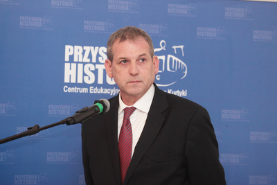 W wernisażu „Bracia w wierze. Współpraca katolików polskich i słowackich w okresie komunizmu” wziął udział ambasador Republiki Słowackiej w Warszawie Dušan Krištofik. Fot. Piotr Życieński (IPN)