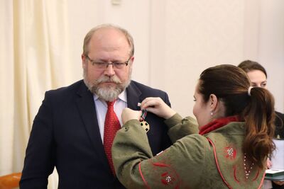 Węgierski Złoty Krzyż Zasługi odbiera dyrektor Biura Upamiętniania Walk i Męczeństwa Adam Siwek – Warszawa, 6 grudnia 2019. Fot. Mateusz Niegowski (IPN)