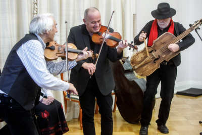 Występ węgierskiej grupy folkowej Muzsikás – Warszawa, 6 grudnia 2019. Fot. Sławek Kasper (IPN)