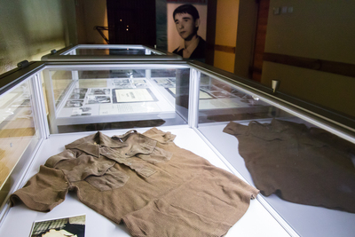 Pamiątki po Emilu Barchańskim, najmłodszej ofierze stanu wojennego, przekazane do Muzeum Żołnierzy Wyklętych i Więźniów Politycznych PRL. Fot. Sławek Kasper (IPN)