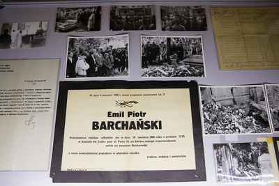 Pamiątki po Emilu Barchańskim, najmłodszej ofierze stanu wojennego, przekazane do Muzeum Żołnierzy Wyklętych i Więźniów Politycznych PRL. Fot. Sławek Kasper (IPN)
