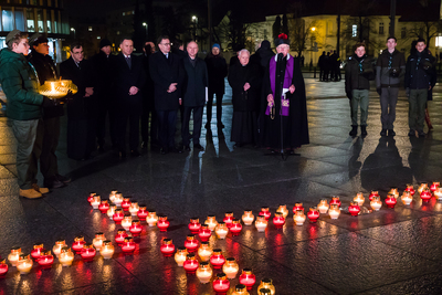 Światło Wolności na pl. Piłsudskiego w Warszawie – 13 grudnia 2019 r. Fot. Sławek Kasper (IPN)