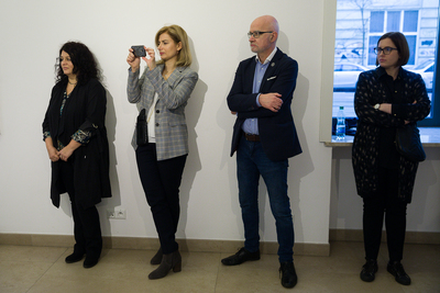 Pracownicy IPN podczas otwarcia skrzyń z rzeźbami – 15 stycznia 2020. Fot. Sławek Kasper (IPN)