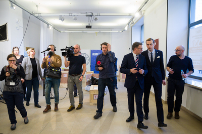 Rzeźby Samuela Willenberga przybyły z Izraela do Warszawy – 15 stycznia 2020. Fot. Sławek Kasper (IPN)