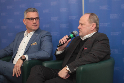 Piotr Woyciechowski (L) i Janusz Szewczak (P) podczas dyskusji o lustracji w polskiej bankowości – Warszawa, 20 stycznia 2020. Fot. Piotr Życieński (IPN)