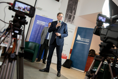 W spotkaniu wokół publikacji „Białe Legiony przeciwko bolszewikom. Polskie formacje w Rosji 1918–1920” wziął udział prezes IPN dr Jarosław Szarek – Warszawa, 22 stycznia 2020. Fot. Sławek Kasper (IPN)