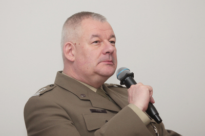 Płk dr hab. Juliusz Tym, profesor Akademii Sztuki Wojennej. Fot. Piotr Życieński (IPN)