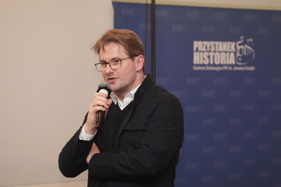 Dr hab. Piotr Majewski, prof. UKSW, podczas wykładu o Janie Zachwatowiczu i konserwatorach zabytków – Warszawa, 25 lutego 2020. Fot. Piotr Życieński