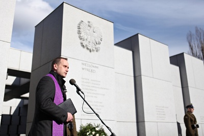 W uroczystościach na powązkowskiej „Łączce” wziął udział wiceprezes Instytutu Pamięci Narodowej Jan Baster – Warszawa, 1 marca 2020. Fot. Jan Dubiel (IPN)