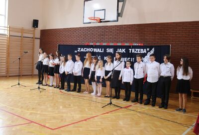 Odsłonięcie tablicy ku czci młodzieżowej organizacji antykomunistycznej „Orlęta” z placówki o kryptonimie „Przełęcz” – Różanka, 8 marca 2020. Fot. Grzegorz Leszczyński (IPN)