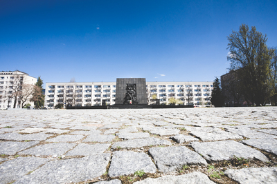 77. rocznica wybuchu powstania w getcie warszawskim – pomnik Bohaterów Getta. Fot. Sławek Kasper (IPN)