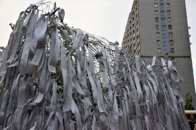 Instalacja w rejonie ul. Waliców, upamiętniająca zamordowanych Żydów. Marsz Pamięci, lipiec 2019 r. (fot. Maciej Foks)