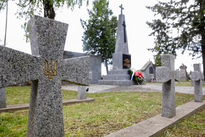 Prezes IPN złożył hołd żołnierzom ukraińskim z armii atamana Petlury – Łańcut, 7 maja 2020. Fot. Sławek Kasper (IPN)