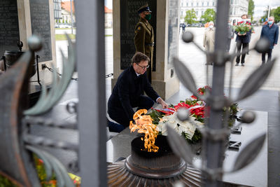 Złożenie kwiatów przy Grobie Nieznanego Żołnierza w 50. rocznicę śmierci gen. Władysława Andersa – 12 maja 2020. Fot. Sławomir Kasper (IPN)