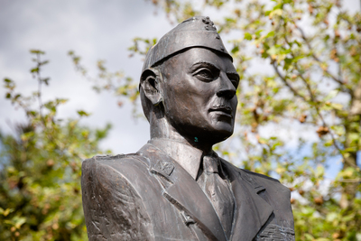 Pomnik gen. Władysława Andersa w Błoniu-Krośniewicach (woj. łódzkie) – 12 maja 2020. Fot. Sławek Kasper (IPN)