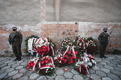 Uroczystości w 72. rocznicę śmierci rotmistrza Witolda Pileckiego w Muzeum Żołnierzy Wyklętych i Więźniów Politycznych PRL przy ul. Rakowieckiej w Warszawie – 25 maja 2020. Fot. Sławek Kasper (IPN)