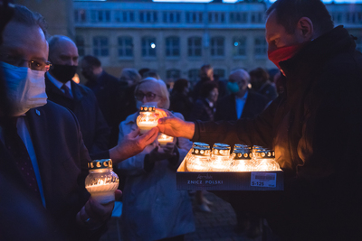 Uroczystości w 72. rocznicę śmierci rotmistrza Witolda Pileckiego w Muzeum Żołnierzy Wyklętych i Więźniów Politycznych PRL przy ul. Rakowieckiej w Warszawie – 25 maja 2020. Fot. Sławek Kasper (IPN)
