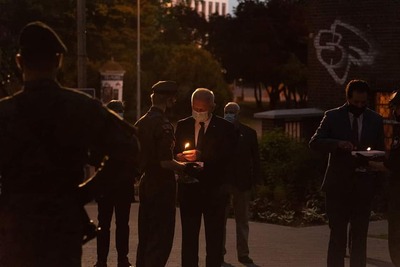 Znicze pamięci rotmistrza Witolda Pileckiego w Gorzowie Wlkp. – 25 maja 2020. Fot. Lubuski Urząd Wojewódzki