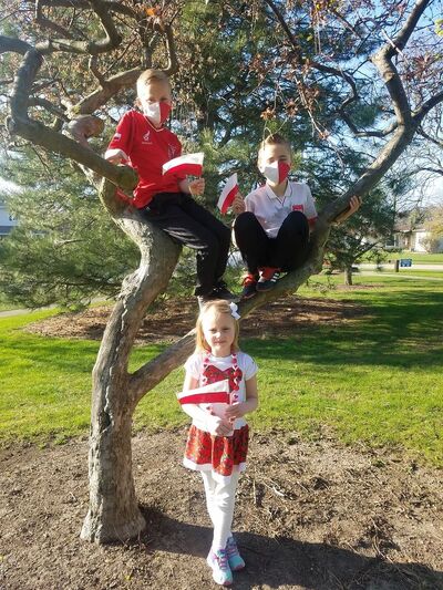 3 MIEJSCE – Rodzina Krupów – Szkoła im. Świętej Faustyny Kowalskiej, Lombard, USA