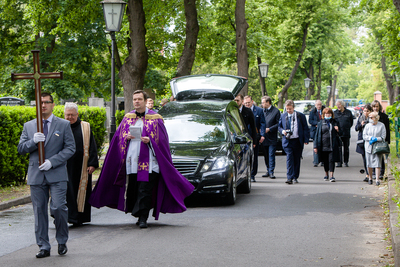 Ostatnia droga śp. Krystyny Barchańskiej – cmentarz Bródnowski w Warszawie, 3 czerwca 2020. Fot. Sławek Kasper (IPN)