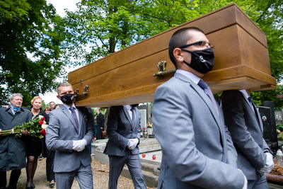 Ostatnia droga śp. Krystyny Barchańskiej – cmentarz Bródnowski w Warszawie, 3 czerwca 2020. Fot. Sławek Kasper (IPN)