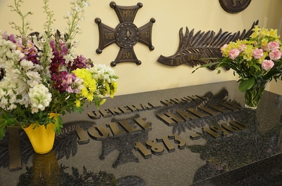 Przy grobie gen. Józefa Hallera w Krakowie – 4 czerwca 2020. Fot. Janusz Ślęzak (IPN)