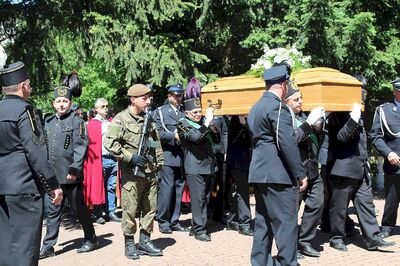 Uroczystości pogrzebowe ks. Czesława Wali. Fot. IPN