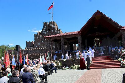 Uroczystości pogrzebowe ks. Czesława Wali. Fot. IPN
