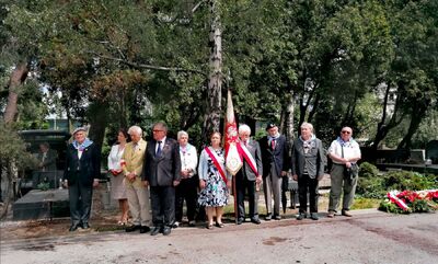 Uroczystości pod Pomnikiem – Mauzoleum Ofiar Obozów Koncentracyjnych na Cmentarzu Wojskowym na Powązkach – 14 czerwca 2020. Fot. Anna Maria Adamus (IPN)