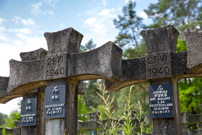 Hołd dla Polaków zamordowanych przez Niemców w Palmirach – w 80. rocznicę zbrodni na Macieju Rataju i Mieczysławie Niedziałkowskim – 21 czerwca 2020. Fot. Sławek Kasper (IPN)
