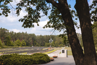 Hołd dla Polaków zamordowanych przez Niemców w Palmirach – w 80. rocznicę zbrodni na Macieju Rataju i Mieczysławie Niedziałkowskim – 21 czerwca 2020. Fot. Sławek Kasper (IPN)