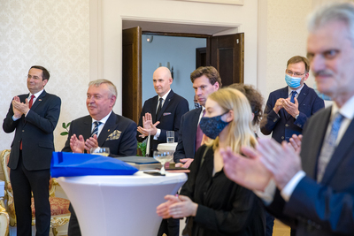 Uroczystość z okazji zakończenia misji w Polsce dyrektora Węgierskiego Instytutu Kultury w Warszawie dr. Jánosa Tischlera – 23 czerwca 2020. Fot. Sławek Kasper (IPN)