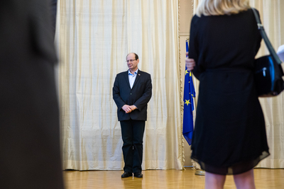 Uroczystość z okazji zakończenia misji w Polsce dyrektora Węgierskiego Instytutu Kultury w Warszawie dr. Jánosa Tischlera – 23 czerwca 2020. Fot. Sławek Kasper (IPN)